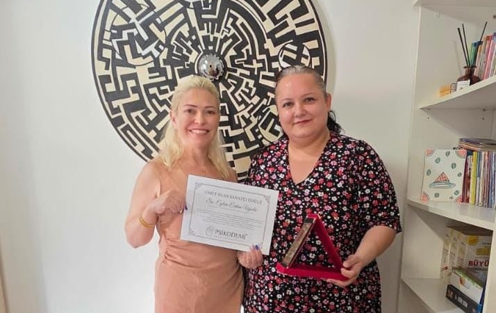 Eylem Erdem Uğurlu’ya “Umut Olan Sanatçı” Ödülü